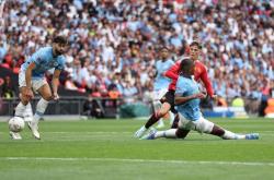  关键时刻曼联篮板制胜：社区盾节点到来，悬念犹存，更衣室氛围转暖-星空娱乐