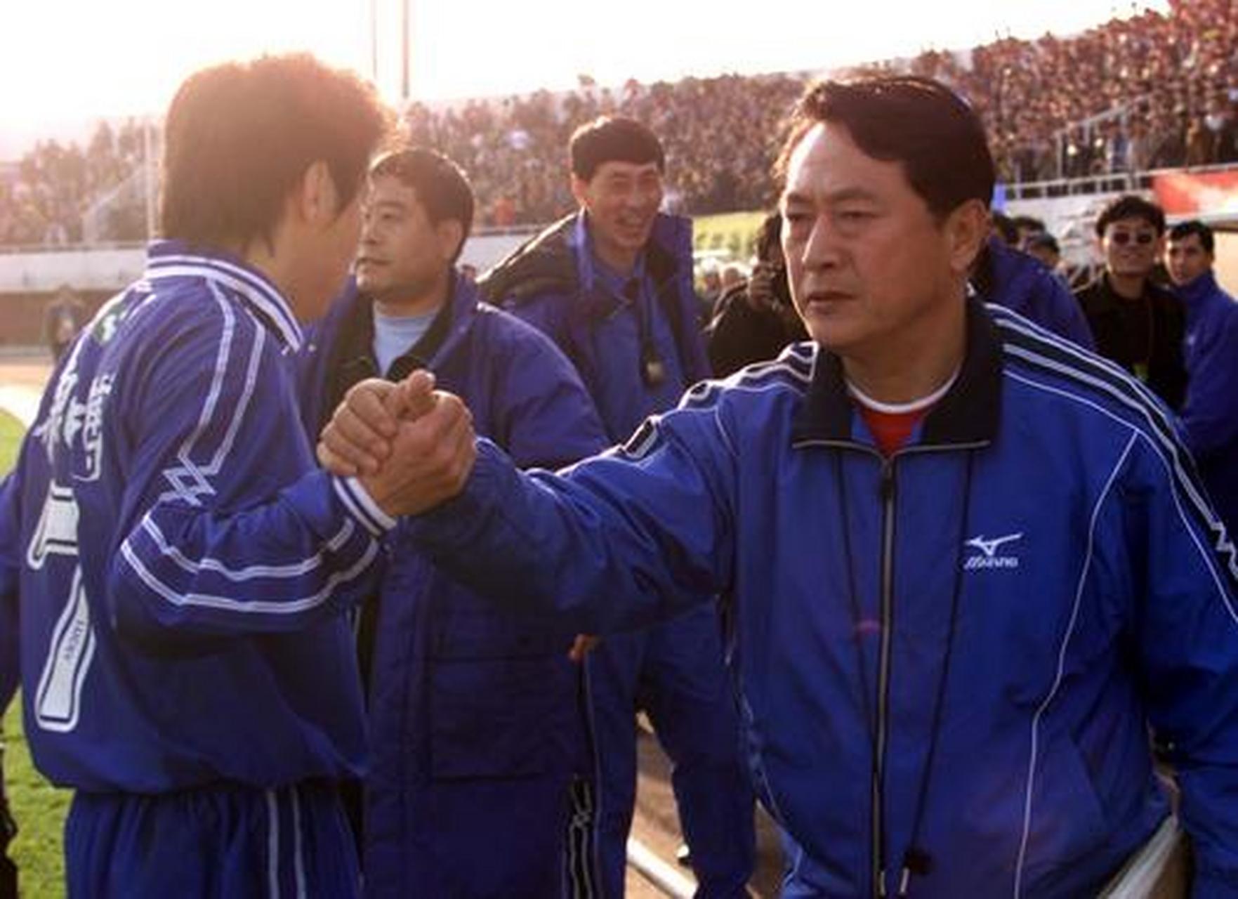 横滨fcvs广岛三箭